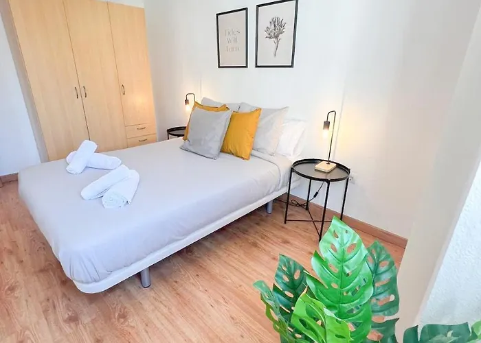 Large & Cozy Centrally *