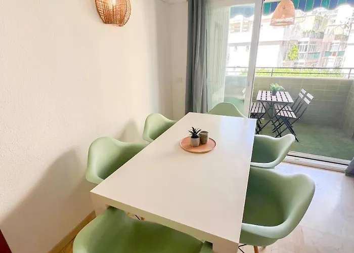 Large & Cozy Centrally Appartement