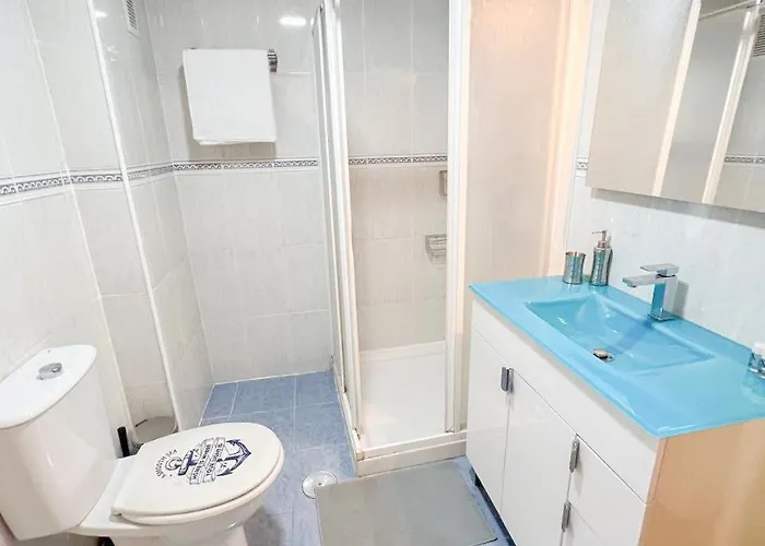 Large & Cozy Centrally *