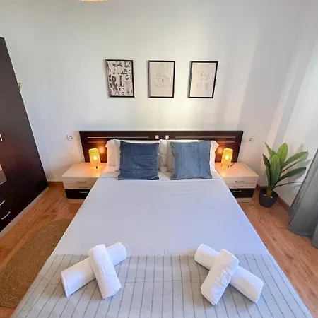 Large & Cozy Centrally 토레몰리노스