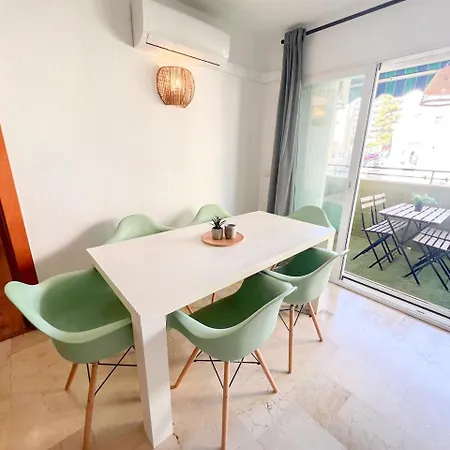 Large & Cozy Centrally 아파트 토레몰리노스