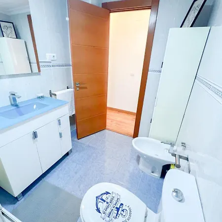 Large & Cozy Centrally 아파트 토레몰리노스