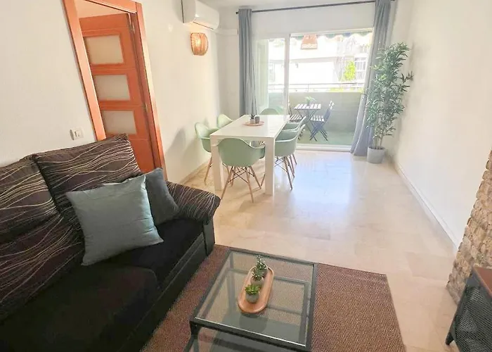 Large & Cozy Centrally * Torremolinos